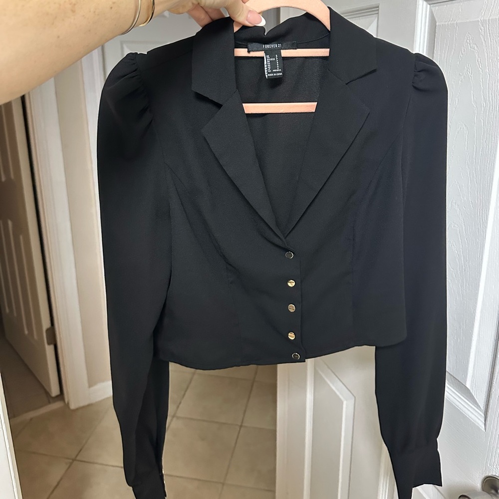 Forever 21 button crop blazer